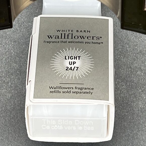 Bath & Body Works Emily in Paris Gold Eiffel Tower Wallflower Plug-in Light 24/7 - Picture 10 of 12